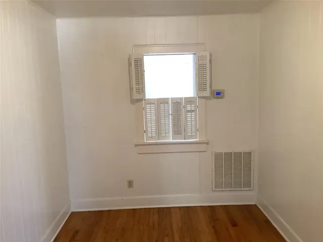 Photo 6 — 2615 NW 40th Street, Oklahoma City, OK 73112