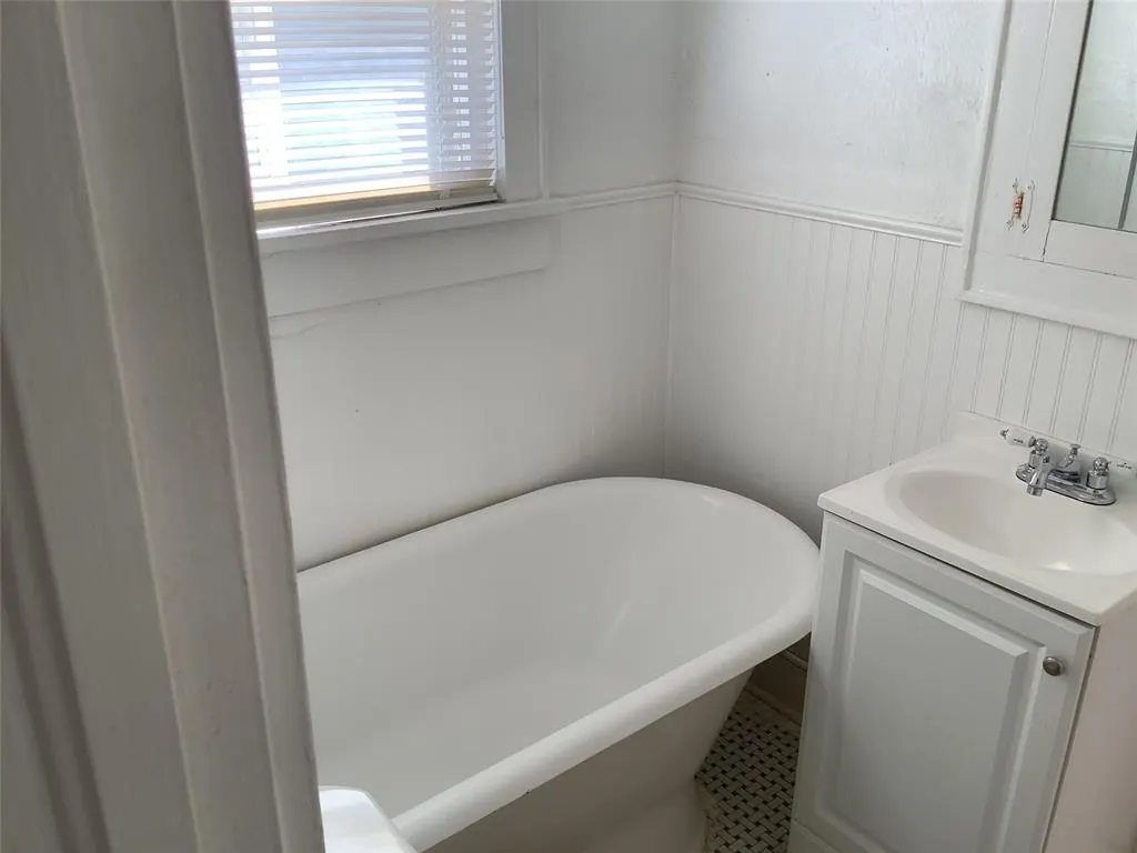 Photo 8 — 2615 NW 40th Street, Oklahoma City, OK 73112