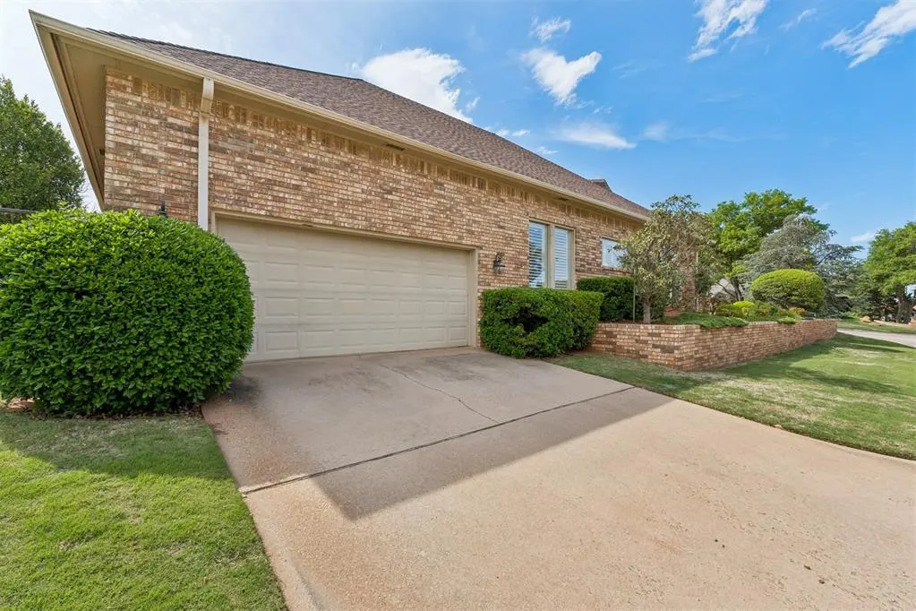 Photo 2 — 3600 Chestnut Ridge Road, Oklahoma City, OK 73120
