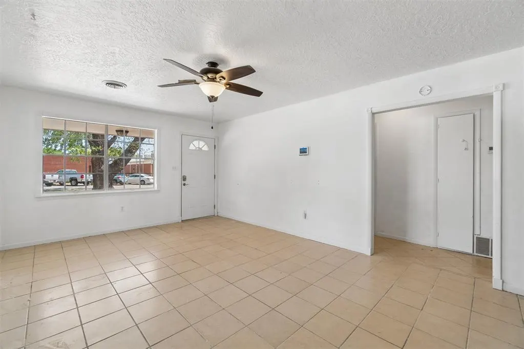 Photo 11 — 304 S Fourth Street, Noble, OK 73068