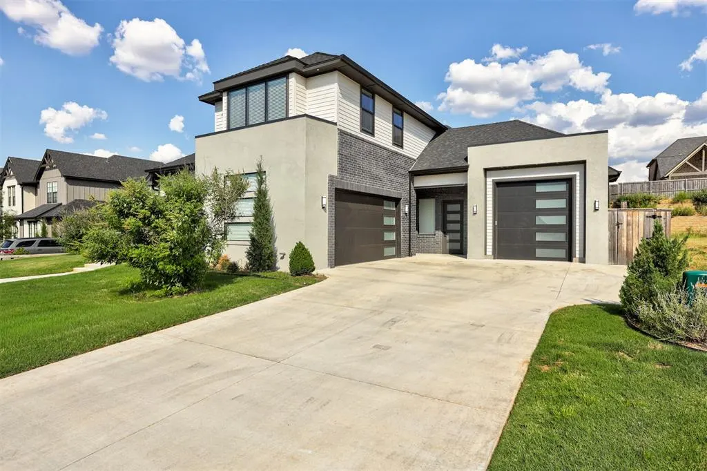 Photo 2 — 3109 Suncrest Drive, Norman, OK 73072