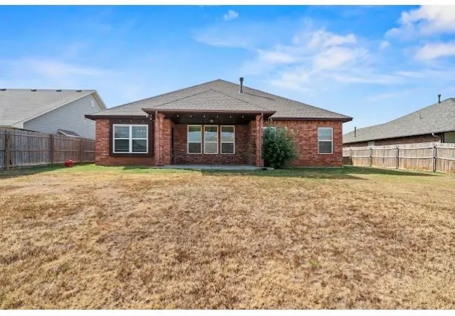 Photo 2 — 11225 NW 103rd Street, Yukon, OK 73099