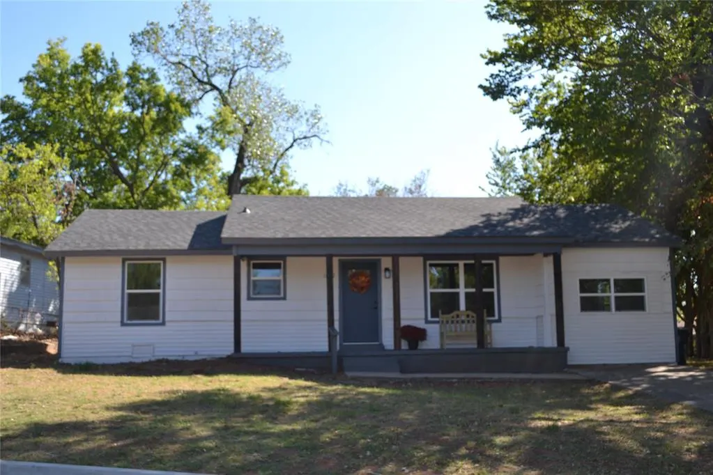 Photo 2 — 1020 Hickory Lane, Midwest City, OK 73110
