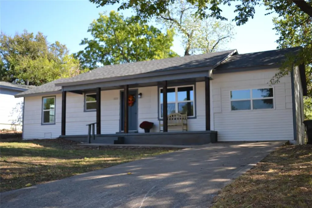 Photo 3 — 1020 Hickory Lane, Midwest City, OK 73110