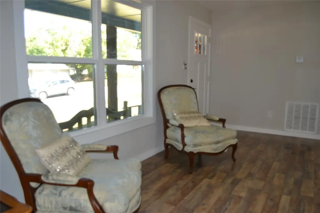 Photo 7 — 1020 Hickory Lane, Midwest City, OK 73110