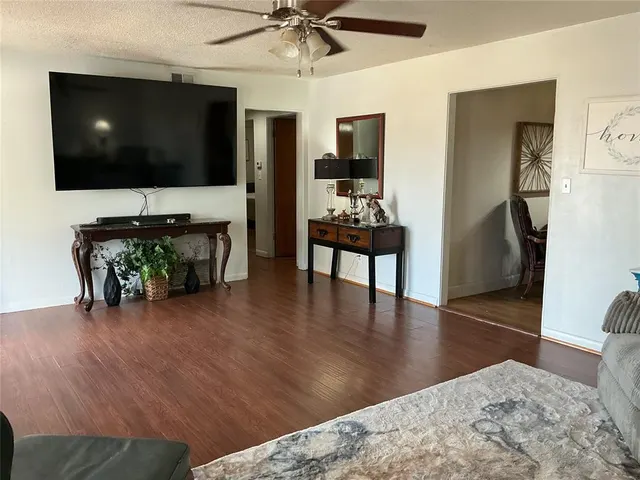 Photo 3 — 624 S 18th Street, Clinton, OK 73601