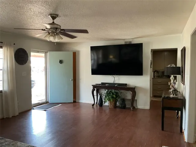 Photo 4 — 624 S 18th Street, Clinton, OK 73601