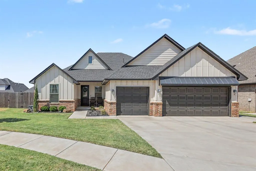 Front exterior — 10701 Coeur Court, Yukon, OK 73099