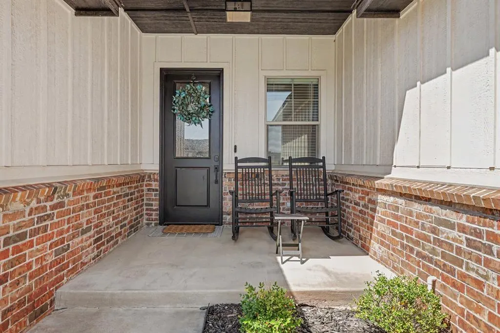 Photo 3 — 10701 Coeur Court, Yukon, OK 73099