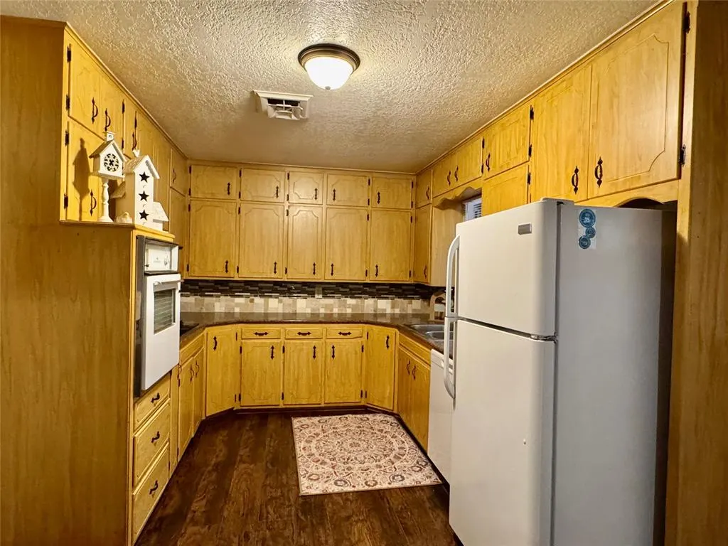 Photo 9 — 1305 S 10th Street, Chickasha, OK 73018