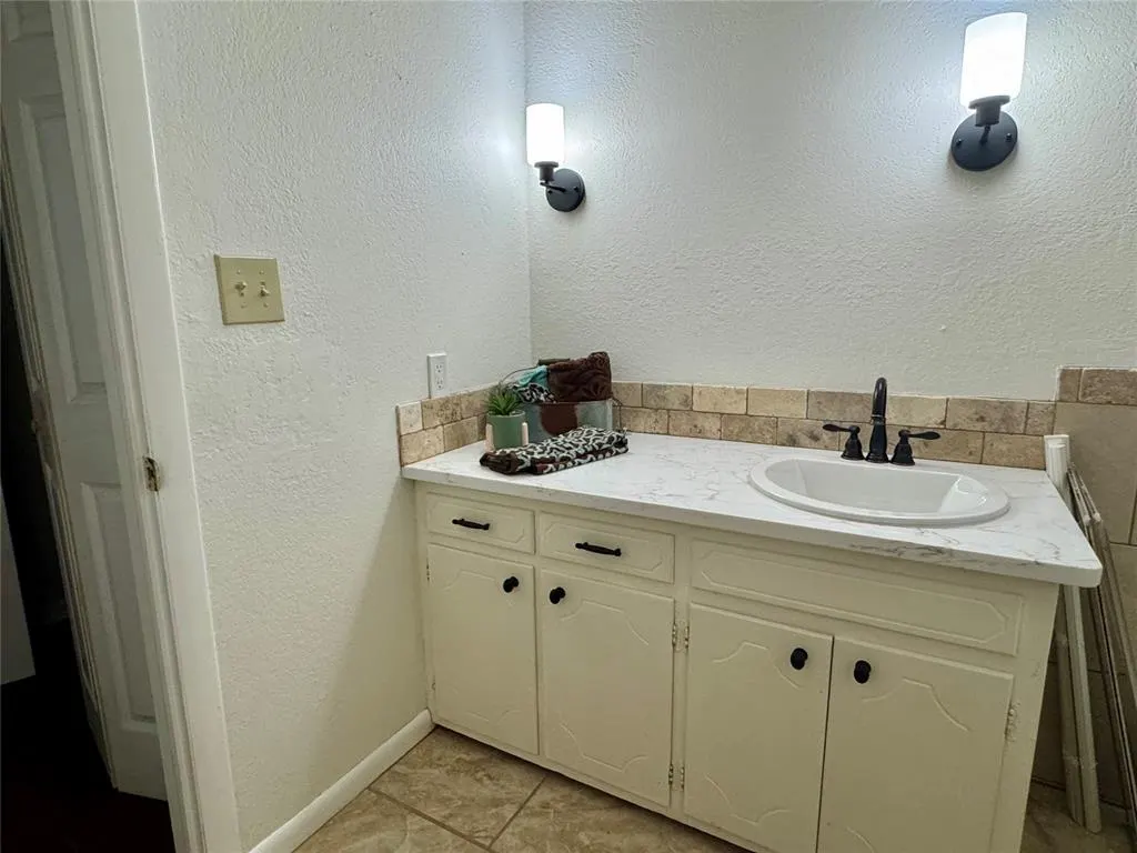 Photo 14 — 1305 S 10th Street, Chickasha, OK 73018