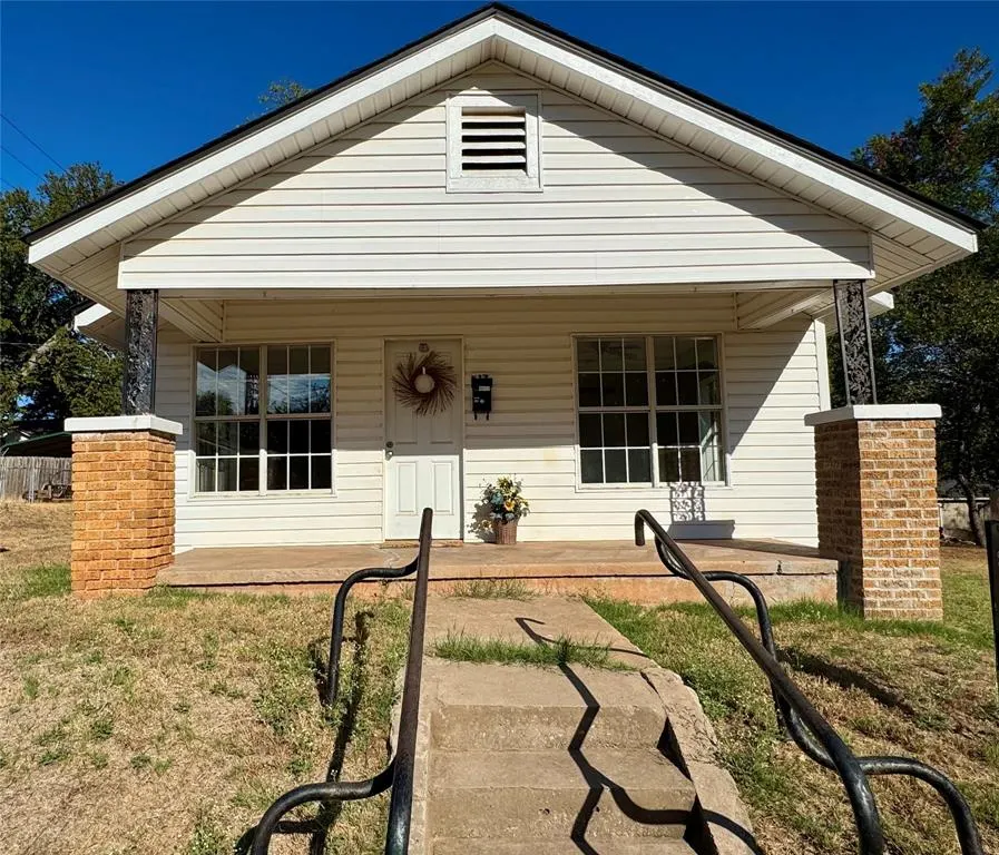 Photo 2 — 517 S 11th Street, Chickasha, OK 73018