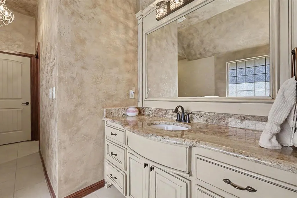 Photo 10 — 11808 Sawgrass Road, Oklahoma City, OK 73162