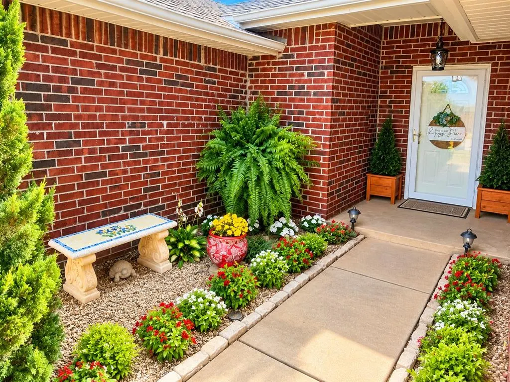 Photo 3 — 1751 Kelley Drive, Clinton, OK 73601