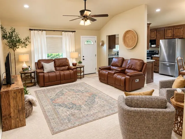 Photo 4 — 1751 Kelley Drive, Clinton, OK 73601