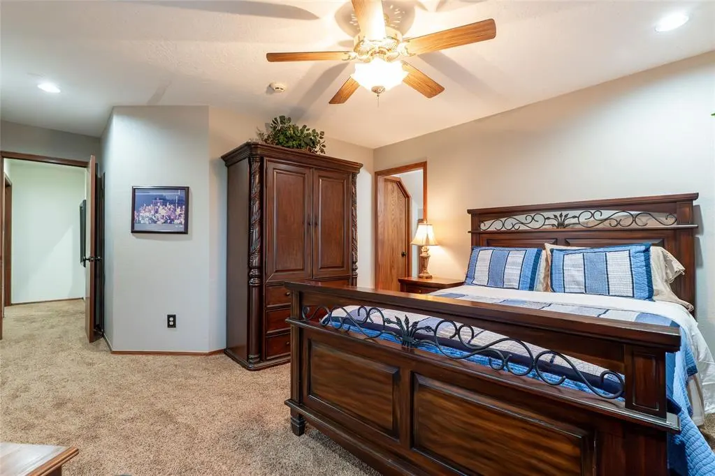 Photo 24 — 107 Stratton Lane, Clinton, OK 73601