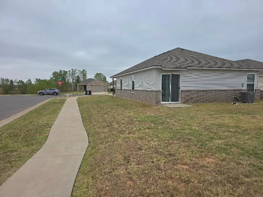 Photo 3 — 10344 NW 19th Street, Oklahoma City, OK 73127