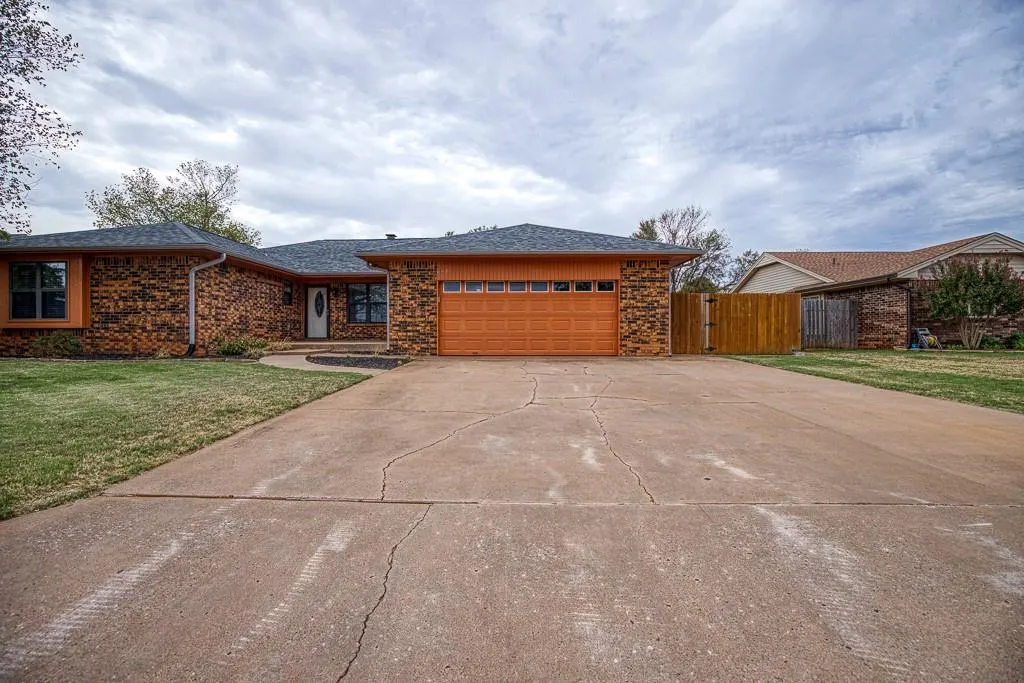 Photo 4 — 605 Hoehner Avenue, Okarche, OK 73762
