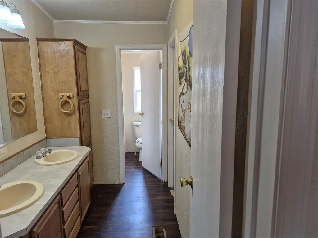 Photo 23 — 417 S Cemetery Road, Tuttle, OK 73089