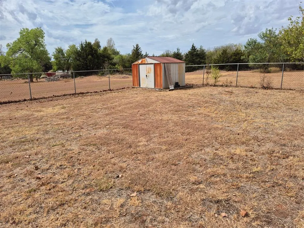 Photo 28 — 417 S Cemetery Road, Tuttle, OK 73089
