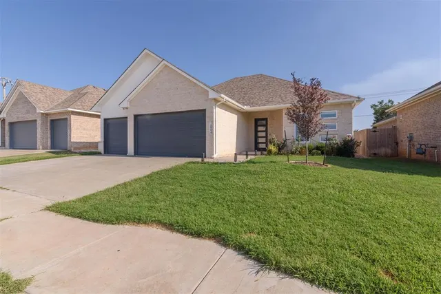 Photo 2 — 5904 NW 158th Street, Edmond, OK 73013