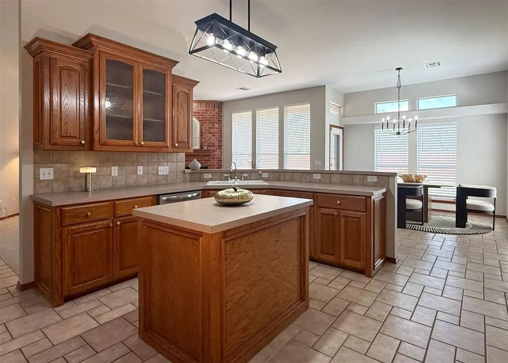 Photo 10 — 18212 Willow Oak Lane, Edmond, OK 73012
