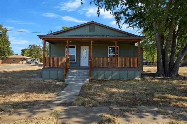 Photo 2 — 211 W Boston Avenue, Fort Towson, OK 74735