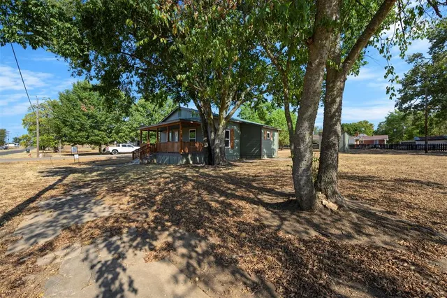 Photo 4 — 211 W Boston Avenue, Fort Towson, OK 74735