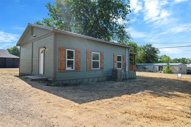 Photo 5 — 211 W Boston Avenue, Fort Towson, OK 74735