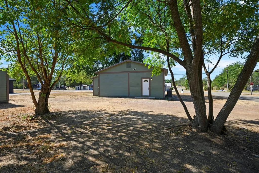 Photo 7 — 211 W Boston Avenue, Fort Towson, OK 74735