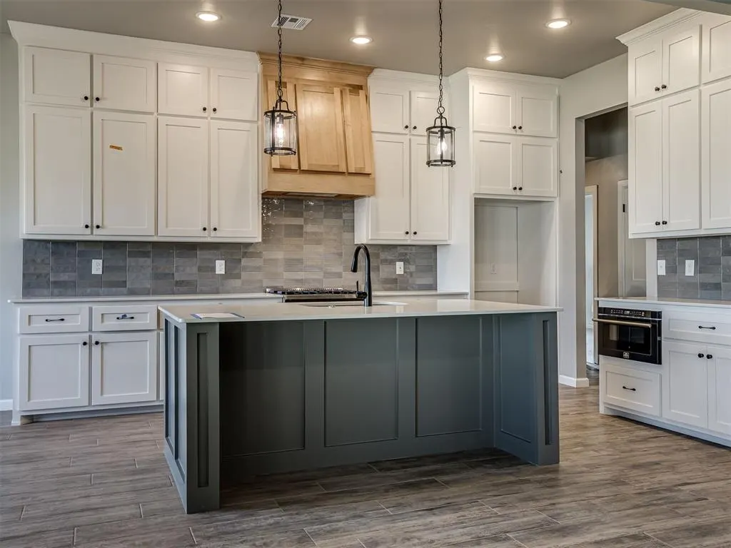 Photo 8 — 11917 Rockbed Drive, Yukon, OK 73099