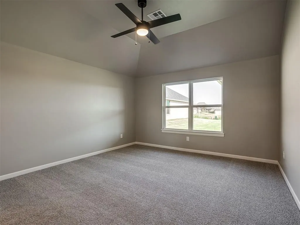 Photo 14 — 11917 Rockbed Drive, Yukon, OK 73099