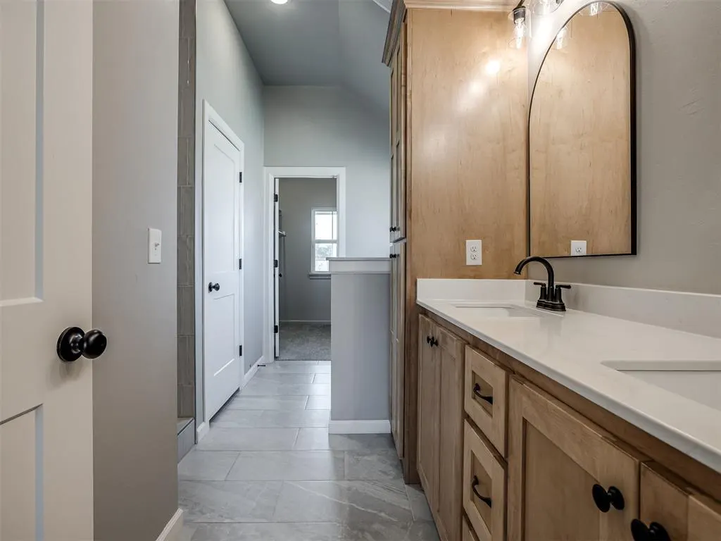Photo 17 — 11917 Rockbed Drive, Yukon, OK 73099
