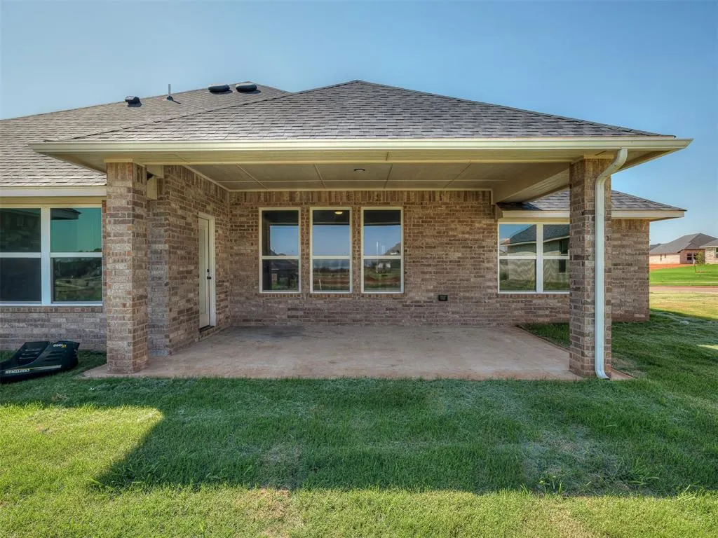 Photo 36 — 11917 Rockbed Drive, Yukon, OK 73099