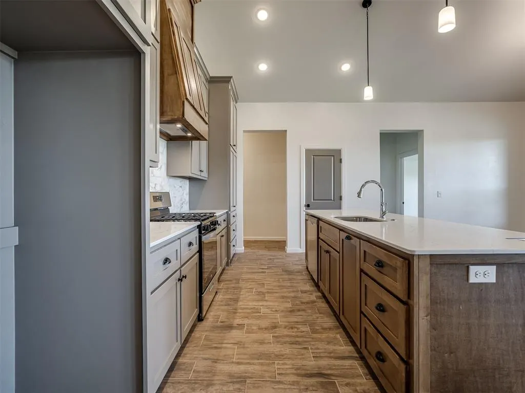 Photo 2 — 11813 NW 119th Street, Yukon, OK 73099