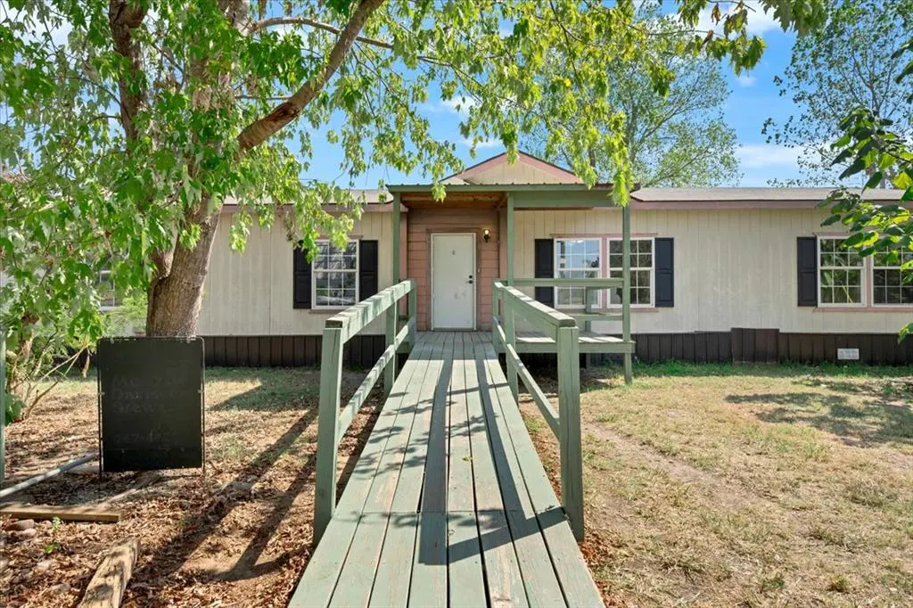 Photo 8 — 827 N Graham Road, Stroud, OK 74079