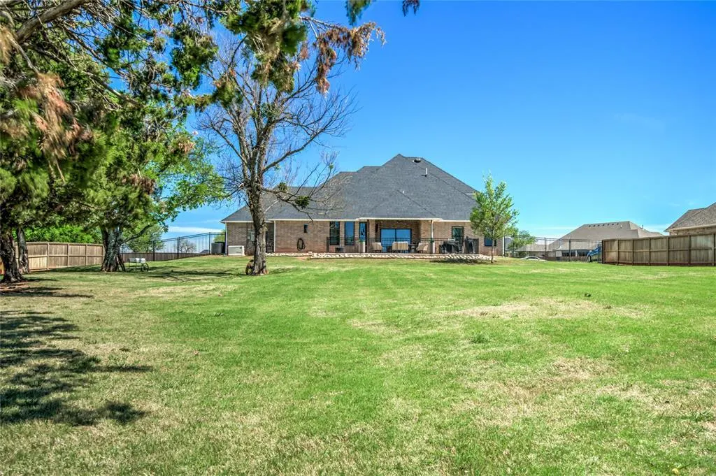 Photo 7 — 22297 Forester Lane, Edmond, OK 73025
