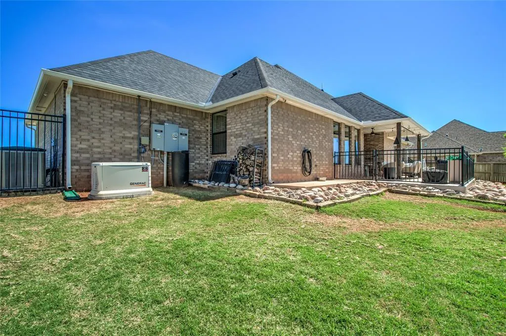 Photo 21 — 22297 Forester Lane, Edmond, OK 73025