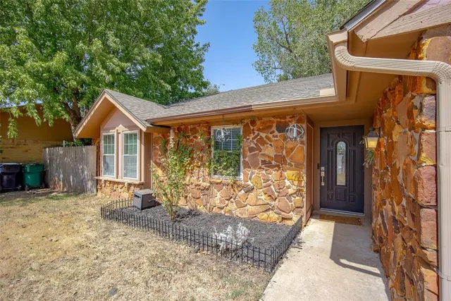 Photo 2 — 8909 NW 80th Street, Oklahoma City, OK 73132