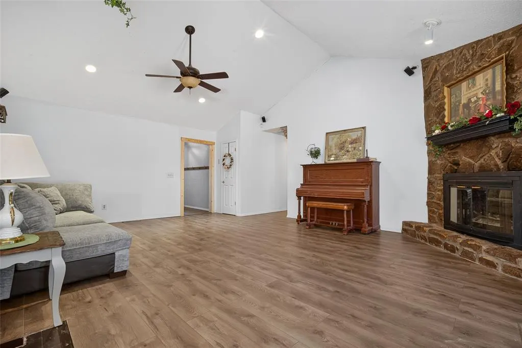 Photo 3 — 8909 NW 80th Street, Oklahoma City, OK 73132