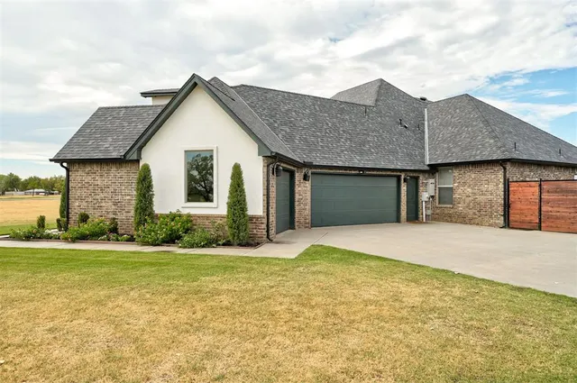 Photo 6 — 311 Scissortail Lane, Tuttle, OK 73089