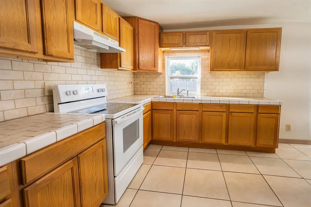 Photo 6 — 603 E Charles Street, Pauls Valley, OK 73075