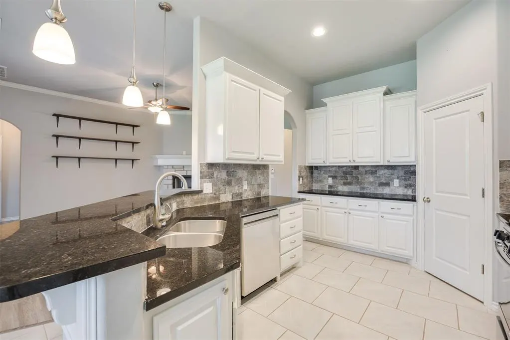 Photo 9 — 3812 Presidio Circle, Norman, OK 73072
