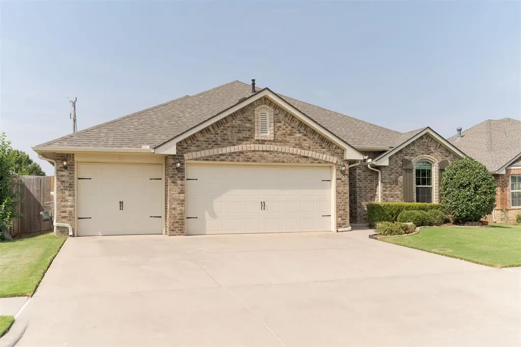 Photo 2 — 15513 Cardinal Nest Drive, Edmond, OK 73013
