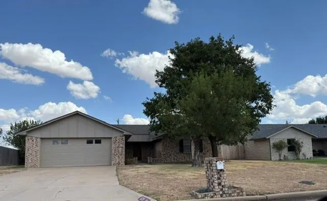 Front exterior — 620 Taft Street, Altus, OK 73521
