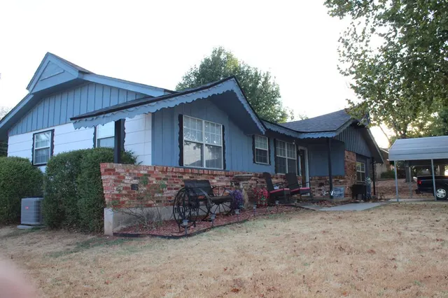 Photo 7 — 408 English Drive, Rush Springs, OK 73082