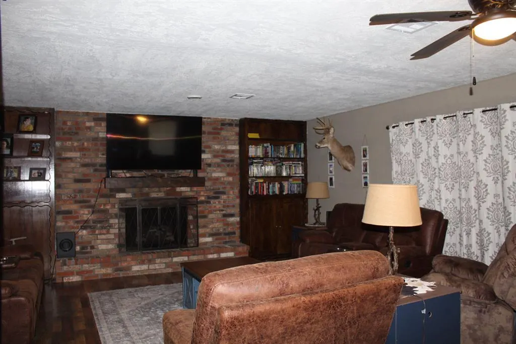 Photo 9 — 408 English Drive, Rush Springs, OK 73082