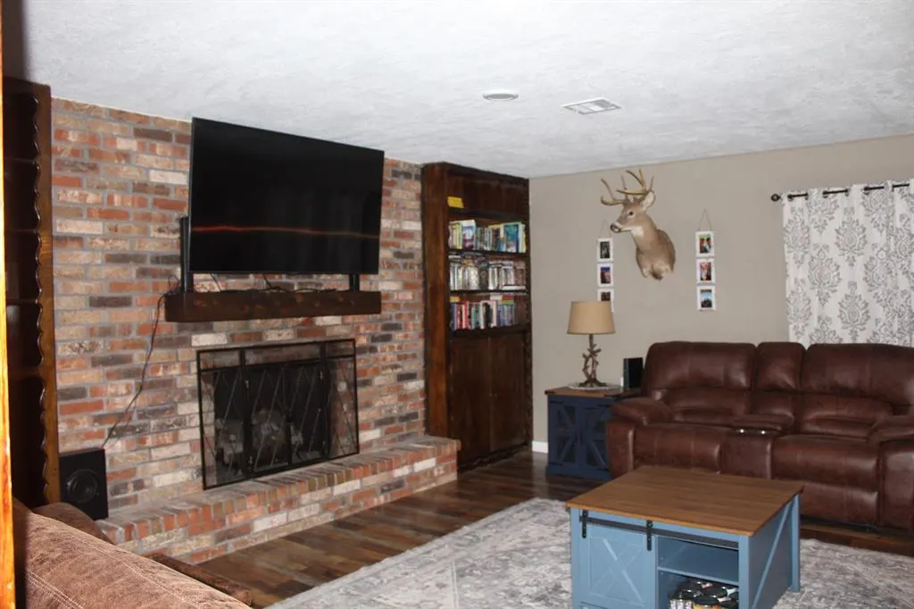Photo 10 — 408 English Drive, Rush Springs, OK 73082