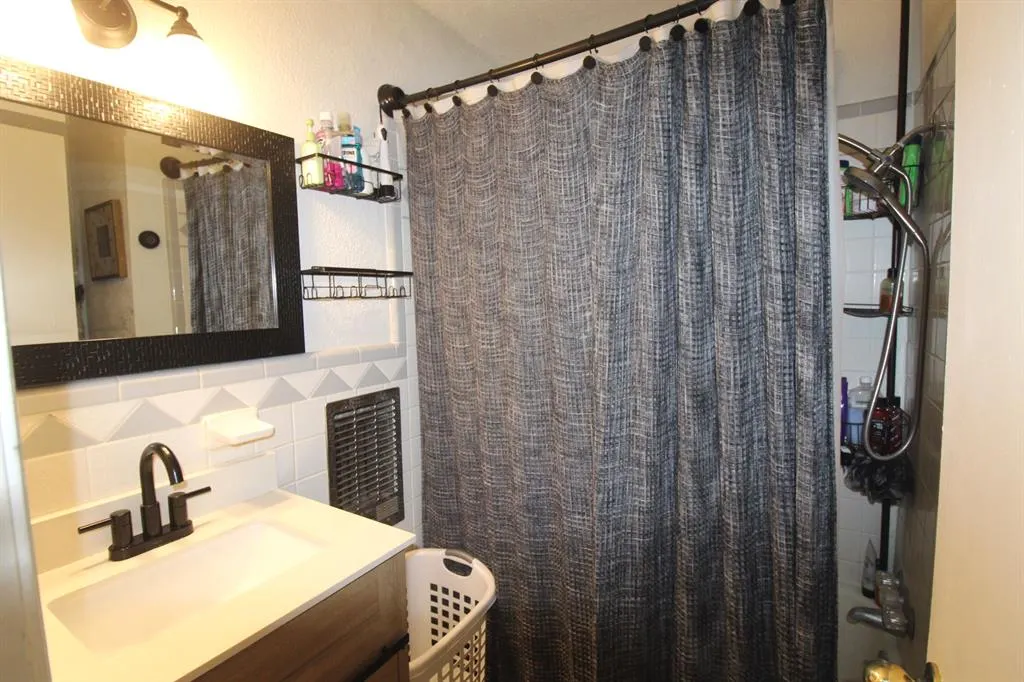 Photo 28 — 408 English Drive, Rush Springs, OK 73082