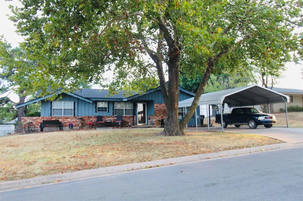 Photo 33 — 408 English Drive, Rush Springs, OK 73082